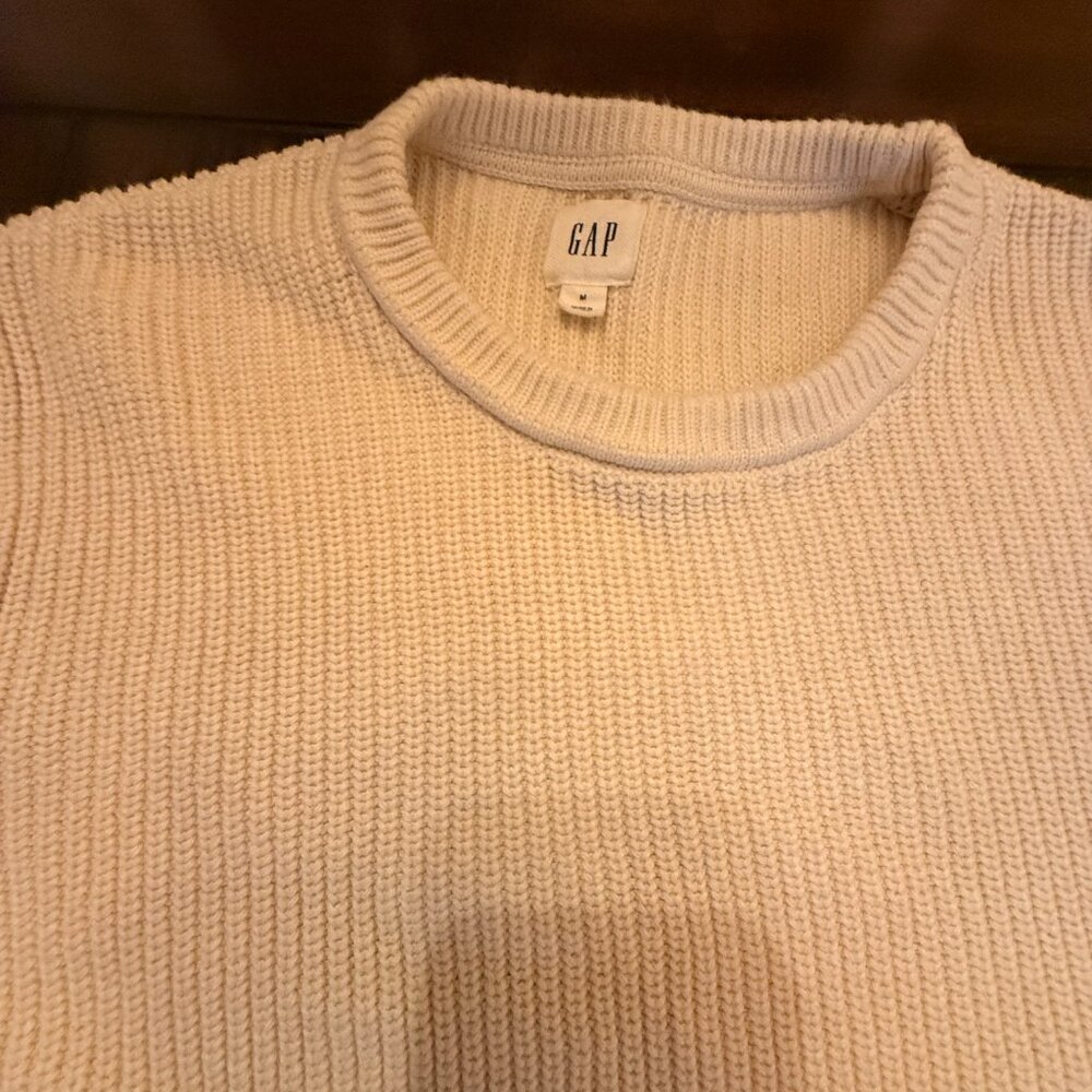 Cream colored Gap Men's medium sweater, relaxed fit